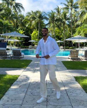 Pierre Abena Instagram - The best emails start with: “Dear Mr. Abena, Your reservation is confirmed” 😁🌴💙 Loved kicking off my summer travels at @fsoceanclub and discovering the beauty of the Bahamas 🇧🇸 The waters are so blue, it’s mesmerizing! 🐬
.
.
.
.
#sharemyFS #FSOceanClub #bahamas #paradiseisland #summertravels #pierreabena #ocho #lifestylegoals #travelgoals #fourseasons #luxurytravel #adventurelifestyle