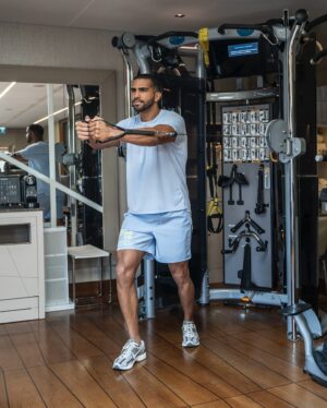 Pierre Abena Instagram - Travel connects you to your highest self and awakens you from the ordinary 💪🏽 @fsgeneva fitness center and wellness facilities are the perfect place to start 👤 
📸 @sylvain_terret 
.
.
.
.
.
.
#fourseasons #fsgeneva #pierreabena #lifestylegoals #travellover #lifestylemodel #fitnessgoals #fitlife #leanmuscle #awakenyourdreams #luxurytravel #luxuriouslife #ocho #workhard