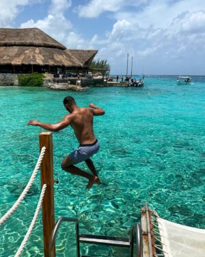 Pierre Abena Instagram - I wanted to share a list of all the things to do in Cozumel but thanks to the @intercontinentalcozumelresort , now I’m convinced this is the only activity you need! Lol Can’t get over this cabana view 😍🏝️🐠