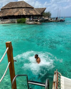 Pierre Abena Instagram - I wanted to share a list of all the things to do in Cozumel but thanks to the @intercontinentalcozumelresort , now I’m convinced this is the only activity you need! Lol Can’t get over this cabana view 😍🏝️🐠