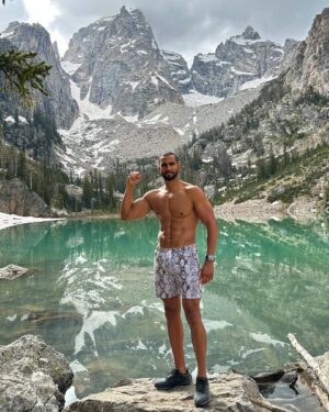 Pierre Abena Instagram - Hiking in Grand Teton National Park was just breathtaking 🏔️ These crystal clear lakes are fed with water from glaciers and quite possibly one of the most beautiful hiking views I’ve seen 😍 This is your sign to start exploring national parks and enjoy nature! 🌲