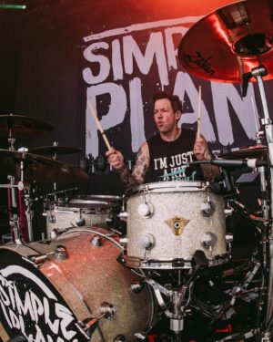 Pierre Bouvier Instagram - Cardiff, Wales with @avrillavigne tonight was epic! Last time we played this city together was 20 years ago! 🤯🤯🤯
📸 @shotbywozniak