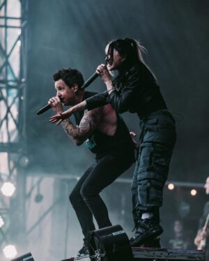 Pierre Bouvier Instagram - Cardiff, Wales with @avrillavigne tonight was epic! Last time we played this city together was 20 years ago! 🤯🤯🤯
📸 @shotbywozniak