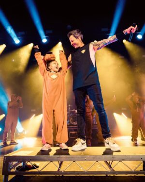 Pierre Bouvier Instagram - Love these moments. 💛💛💛
📸 @skylerbarberio 
#whatsnewscoobydoo