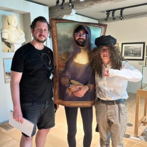 Pierre Chabrier Instagram - De belles équipes de bras cassés. Je suis désolé mais @ericpointjudor sur la 5ème photo c’est vraiment Vince Turbo Diesel. @jenny_letellier avec MON pantalon. @hafid.f.benamar vêtu de son plus beau sourire,  @monsieurpoulpe très à l’aise avec la JoCON ainsi que le roi de la @chenille_school_academy à côté de Monsieur Levy-demment. Merci à toute l’équipe ainsi qu’au personne ayant paritcipé à l’émission de prêt ou de loin. 🫶🏻