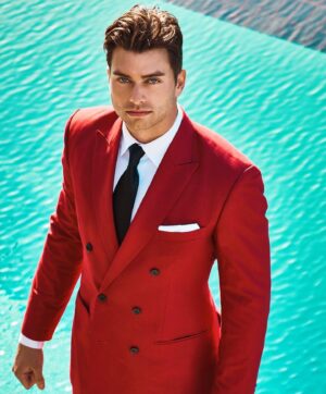 Pierson Fodé Instagram - “You may be wondering why the red suit? Well that's so bad guys can't see me bleed🩸” -Deadpool 

Photo: @whereisrowandaly 
Styling: @apuje
