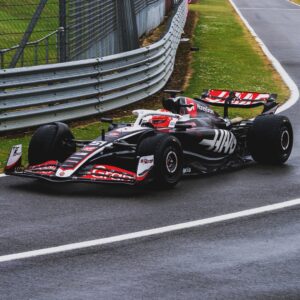 Pietro Fittipaldi Instagram - Sending it around Silverstone 👌🇬🇧

Was great to see Pietro drive the VF-24 on Tuesday during a busy #IndyCar season 🙌

#HaasF1