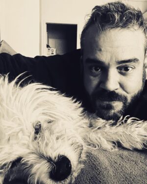 Pigmalion Dadakaridis Instagram - Χρόνια πολλά καλή χρονιά με αγάπη υγεία και τύχη σε όλο τον κόσμο !!! #valebestfrienddog
