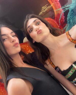 Pilar Fogliati Instagram - InsideOut @disneyit 

🧡 @cormio

@fulviatellone 
Ph @phylenias_