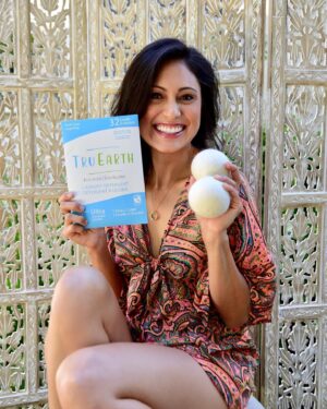 Pilar Holland Instagram - This isn’t a paid advertisement. I just really love finding more ways to live a green life. I’ve been using these products for the past two months and I love everything about them. Plus, it feels really good to help save the planet one load at a time.

@truearthmovement is a plastic free, zero water laundry detergent. They help keep 700,000,000 plastic laundry jugs out of the landfills and have 94% less transportation pollution compared to leading-brand liquid and powder detergent. 

@dryer.balls are organic, eco-friendly, reusable, chemical free and energy efficient. They last for years, over 1000 loads, and they shorten your drying time by 25%, saving you money on your electrical bill. I also love that it’s a female owned company that employs hundreds of other women. 
 
I wanted to share in case anyone else feels inspired to make the switch. #greenliving #ecofriendlyproducts #ecofriendlyliving #savetheplanet 🌱

📸 @kevybaby_socal 😘
