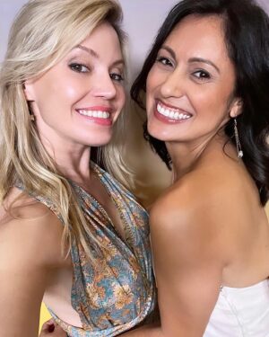 Pilar Holland Instagram - Fun times yesterday being with one of my faves @mariewestbrookvo as her plus one to the #fyc screening of @themorningshow ☀️ Thanks for a good time @appletv and @televisionacad! Loved the panel! 🥂 

#emmys #actor #artist #morningshow #screening #wecute #allsmiles