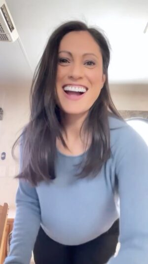 Pilar Holland Instagram - It’s been 7 years since we’ve seen JAG Marine Major Lucia Campbell!! This Monday is the season premiere of NCIS and Lucia wouldn’t miss it for the world! Catch her back in the @ncisverse Monday night at 9pm on CBS! 😉

Dancing in my trailer waiting to bring Lucia back to life… #comealive ✨✨✨💃🏻

#ncis #actorslife #acting #artist #play #create #dance