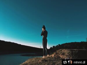 Pınar Gülkapan Instagram - #Repost @mhmt.dl with @make_repost
・・・
Kim çiziyor beni
kalemle kağıt arasına?
Bir gün yargılayacağım bu benzerliği
ne ki benzerliği yargılayan kadın
şu an çizilmeye 
can atan model olmayacak.

Neysem oyum ben.

Senin gözünde neysem o.

•

#artclassified #photocinematica #filmwawe #thinkverylfilm #cinematicforyou #theportraitbazaar #cinematicmodeon #filmdiscovered #theapricotmagazine #classicmagazine #grainisgood #the35mmdiary #n8zine #analognights #apricotmagazine #thinkverylittle #thepersianmag #shootfilmmag #magnificomagazine #arlettemagazine #littlerivermag #redlightmag #analogcinematics #cinesomnia #worldviewmag #taintedfilm #analogueportraits #ig_cinemag #nightwalkermagazine