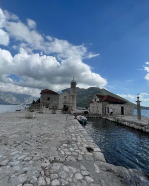 Pınar Gülkapan Instagram - Montenegro 🇲🇪✌🏼❣️