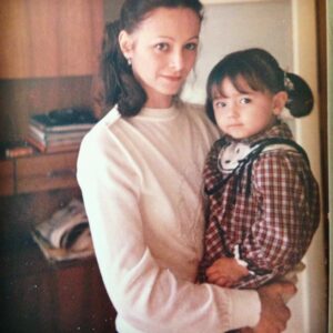 Pınar Töre Instagram - 35ish years ago #prettymama #themother