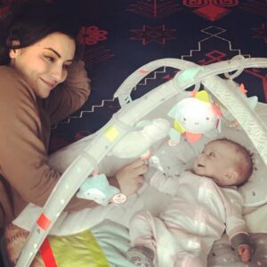 Pınar Töre Instagram - All smiles and then a trip to slumberland. #mylittlefriend #youngpadawan #fındıkhanım