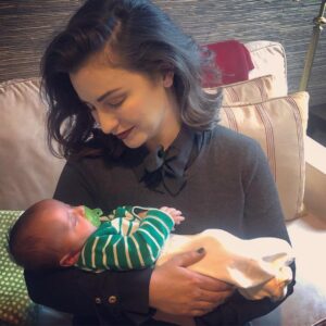 Pınar Töre Instagram - All smiles and then a trip to slumberland. #mylittlefriend #youngpadawan #fındıkhanım