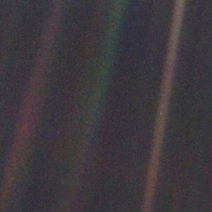 Pınar Töre Instagram - Thoughts in the the time of Covid-19 self isolation: Kindness, respect, solidarity, truce. We are all human. We are all earthlings. Your petty fighting can wait #corona #earth