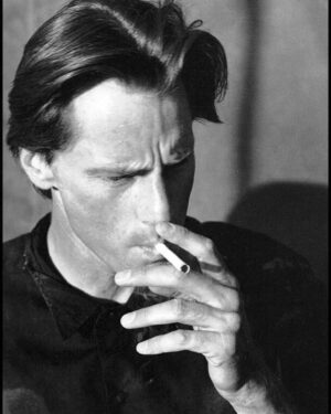Pınar Töre Instagram - Gülüşü ve parmakları sihirli, çizmeleri çamurlu olan tek bir prens vardı, gitti... çok üzgünüm, çok... #samshepard #immortal