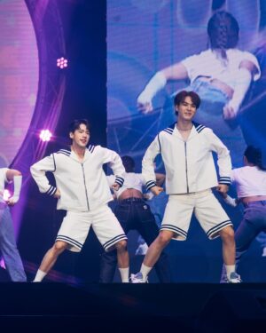 Ping Krittanun Aunchananun Instagram - ขอบคุณทุกคนมากๆเลยนะครับ สำหรับ “MEENPING1stFANMEETING” ผมรู้สึกดีใจเเละอยากจะขอบคุณทุกคนมากๆ ถ้าขาดคนใดคนหนึ่งไป งานนี้จะไม่เกิดขึ้นอย่างเเน่นอน

ขอบคุณพี่ก้อง @gonghivesalon24 มากๆเลยนะครับ ที่ทำตามสัญญาว่าจะจัดเเฟนมีตให้มีนปิง เเละมันได้เกิดขึ้นเเล้วขอบคุณที่พี่ตั้งใจเเละทุ่มเทกับงานนี้มากๆ ขอยคุณสำหรับทุกอย่างจริงๆครับ💖 

ขอบคุณพี่มีน @meennicha8 เราผ่านอะไรกันมาเยอะมากจริงๆ เราตั้งใจทำมันออกมาให้ดีที่สุด เก่งมากเลยนะพี่ รักนิชานะ ไว้เต้นกันอีก🤣🤍

ขอบคุณ @maxky_rp @isamsame._ @gungun_hd ดีใจมากๆเลยที่ได้ทุกคนมาเป็น guest เก่งมากๆเลยนะคับบ ขอบคุณสำหรับความทุ่มเทเเละความตั้งใจมากๆเลยนะฮะ จุ๊บๆ😘💗

ขอบคุณทีมงาน @mchoice_th ทุกๆคนเลยนะครับ ทุกคนทำงานหนักมาก เหนื่อยกว่าพวกผมเยอะมากๆ เเต่ทุกคนก็สู้จนทำงานออกมาได้ดีที่สุดอย่างที่ทุกคนเห็น เบื้องหลังคือส่วนสำคัญจริงๆนะครับ🖤🤍

ขอบคุณทีม Dancer ทุกๆคนด้วยนะครับ ทุกคนซ้อมกันหนักมาก เหนื่อยมากๆ ขอบคุณสำหรับความทุ่มเทนะครับ🤍

สุดท้ายนี้ ขอบคุณ Area86 ทุกคนๆมาเลยนะครับ ถ้าไม่มีทุกคนเราก็ไม่รู้ว่าจะทำโชว์ออกมาให้ใครดูเหมือนกัน ขอยคุณสำหรับความรัก กำลังใจ ทุกๆอย่างอยู่ในใจผมตลอด หวังว่างานเเฟนมีตครั้งนี้ จะส่ง ความรัก ความสนุก หรือกำลังใจในการใช้ชีวิตต่างๆไม่มากก็น้อยนะครับ💓

ขอบคุณที่ทำให้ 2 วันที่ผ่านมา เป็นวันที่ดีที่สุดวันนึงในชีวิตผมเลย ผมจะเก็บเเละจดจำไว้ ว่าเป็นความทรงจำที่สวยงามมากๆเลยครับ🙏🏻🥹🤍

#MEENPING1stFANMEETING
#MEENPINGTOTHEMOON