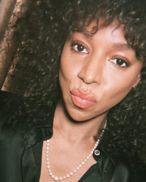 Pippa Bennett-Warner Instagram - Dual Perspetive 💋