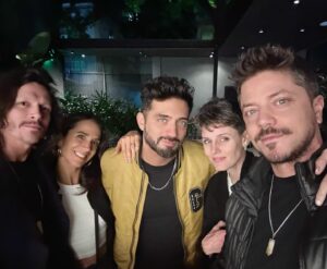 Piru Saez Instagram - 20 años de amistad! 🤍🤍🤍🤍
.
#rebeldeway #elrefugio #Rolabogan #larebeldiacontinua