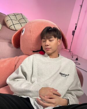 Pisitpon Ekpongpisit Instagram - ขอซบหน่อยดิ 'บ็อคแบ็ค' !🥱