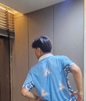 Pisitpon Ekpongpisit Instagram - เสื้ออย่างจ๊าบเลยพี่ @marchutavuth