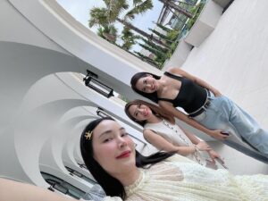 Pitchanart Sakakorn Instagram - ♥️ #bff  #25yearsoffriendship