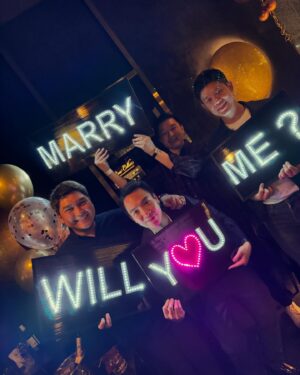 Pitchanart Sakakorn Instagram - She said.. YES!♥️💍👰🏻‍♀️ 
Congratulations & HBD Dr.Orn 🎂 @drorn_onuma 
@chin_numpaisal 
#teamgroom
