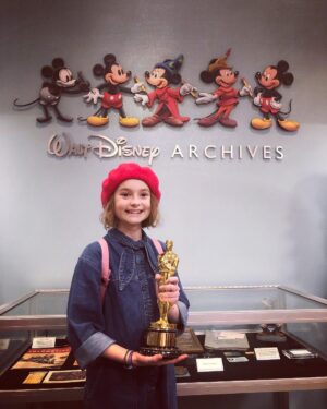 Pixie Davies Instagram - I would like to thank... 😂😂😂😂 In all seriousness I cannot thank Matt and the amazing team at Disney Archives enough for a dream afternoon yesterday. They showed us around Walt Disney’s private offices, we saw the actual piano that so many of the amazing songs from Disney films were created on. Here I’m holding one of Walt’s 32 Academy Awards!!!!! I DONT WANT TO COME HOME 🙊❤️🧡💛💚💙