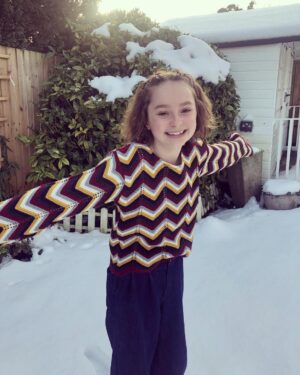 Pixie Davies Instagram - Missing snow ⛄️ 😢 (also I LOVE dressing like I’m from the 70s at the moment 🥰) #ootd