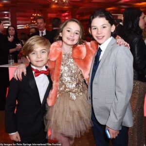 Pixie Davies Instagram - Poppins family ❤️ thank you for having us Palm Springs International Film Festival 💫❤️