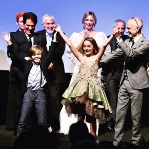 Pixie Davies Instagram - So honoured to be stood alongside living legends like Emily, Rob, John, @thejoeldawsonshow  and the one and only Dick Van Dyke. Thank you for making me feel like a princess @hollyevawhite  @mischkaaoki @davidcharleschildrenswear I can’t wait for you all to see the movie!! 🎈