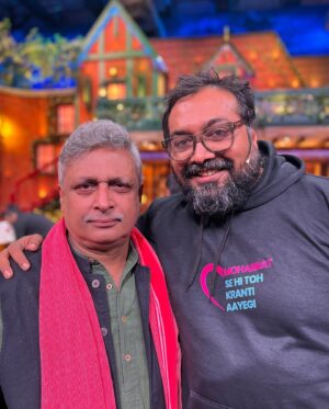 Piyush Mishra Instagram - Celebrating 10 years of Wasseypur with Kapil.

@kapilsharma @anuragkashyap10 @bajpayee.manoj @nawazuddin._siddiqui @vineet_ksofficial @snekhanwalkar @iamhumaq @vidushak @pankajtripathi @zeishanquadri @jameel.mumbai @theadityakumar @archanapuransingh @sumonachakravarti @kikusharda @jayvijaysachan @sonytvofficial 

#PiyushMishra #KapilSharma #Wasseypur