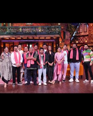 Piyush Mishra Instagram - Celebrating 10 years of Wasseypur with Kapil.

@kapilsharma @anuragkashyap10 @bajpayee.manoj @nawazuddin._siddiqui @vineet_ksofficial @snekhanwalkar @iamhumaq @vidushak @pankajtripathi @zeishanquadri @jameel.mumbai @theadityakumar @archanapuransingh @sumonachakravarti @kikusharda @jayvijaysachan @sonytvofficial 

#PiyushMishra #KapilSharma #Wasseypur