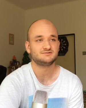 Pokáč Instagram - Na našem youtube kanále před chvílí přibyl odběratel číslo 350 000 (!!!) 🥳🥳😱🤯🤯🤯 Neskutečný číslo totálně mino realitu, díky každýmu z vás, komu stojí za to odebírat tenhle kanál a jsou součástí týhle šílený jízdy 🏄‍♂️ Jaký je vaše nejoblíbenější video? (A proč je to kočka? 😀) foto 1: @tonyflunkey, foto 3: první video z pokoje, song Holky, 24.5.2015 :)