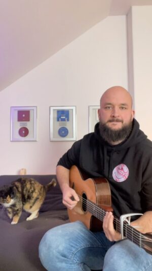 Pokáč Instagram - V pátek startuje tour, Velké Meziříčí hlásí vyprodáno ❌🔥 Téšíme se a trénujem poctivě, kdo pozná song?