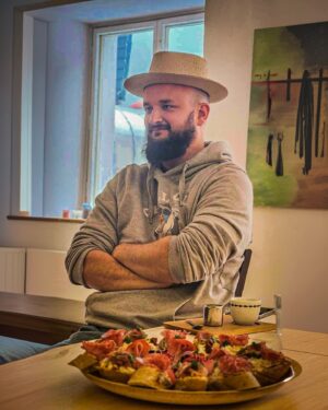 Pokáč Instagram - Kdyz mas rodinnou oslavu ve 3 a rodeo v pul 4 🐎