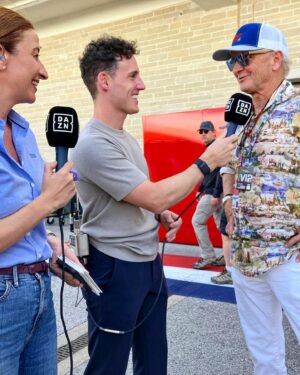 Pol Espargaró Instagram - • Este ha sido un Gp intenso, del Test de Jerez a USA para cubrir el Gp del circuito de las Americas! Un poco de Jet Lag, pero disfrutando mucho con el equipazo de @dazn_es y por supuesto las carreras de MotoGp! Nos vemos en Jerez 💃🏻!!
• This one was intense, from Jerez test to USA on the circuit of the Americas Gp! A bit of jet lag but always having fun with my super @dazn_es team! And for sure the MotoGp action 🤩 see you all in Jerez 💃🏻
#MotoGp #Dazn 
@izaskunruizgp @borjagonzalezg @cristinabodelon @amandagala_