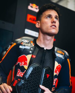 Pol Espargaró Instagram - • Que gusto volver a pilotar 🤩 como lo echaba de menos 🧡
• How good is to be back 🤩 missed it so hard 🧡
@ktmfactoryracing