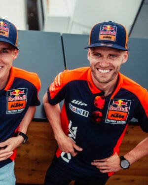 Pol Espargaró Instagram - READY TO RACE, Orange Squad?! 🔥 

We can’t get enough of this trio. Join us here this weekend at the #ItalianGP as our boys take on the Tuscan hills with their KTM RC16’s. Lesss’go! 🚀🇮🇹 

#KTM #ReadyToRace #MotoGP #Motorsport @motogp