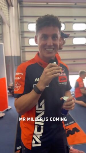 Pol Espargaró Instagram - Ever wanted to see what’s going on inside a MotoGP team’s pit box during an official test? 👀

Luckily for you, @polespargaro was on hand to give us the rundown of our set up. 💪

#KTM #ReadyToRace #MotoGP #Motorsport #PolEspargaro #RC16 #SepangTest