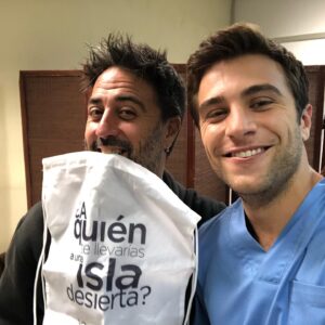Pol Monen Instagram - #AQuiénTeLlevaríasAUnaIslaDesierta de @jota_linares entre las películas  más vistas de 2019 en @netflixes .Enhorabuena a todo el equipo y muchas gracias a todos los que la habéis visto.  Estoy muy feliz de haber sido parte de este proyecto, gracias por el viaje.

Por cierto, en 2 días empiezan los #Happy20s 😄 Os deseo lo mejor en esta nueva década y que lo mejor esté por llegar 🙌✨
