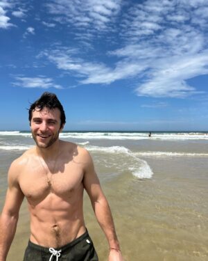 Pol Monen Instagram - Beach sequence by @ben.siimon