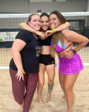 Poliana Botelho Instagram - De volta ao beach tênis 🎾