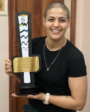Poliana Botelho Instagram - A atleta Poliana Botelho carregou a tocha em 2016 e deixou sua tocha para a prefeitura da cidade - Muriaé-MG.
E em 2023 do prefeito @marcosguarinooliveira e do diretor de esporte @leopereirasilva deram uma homenagem da prefeitura em agradecimento.