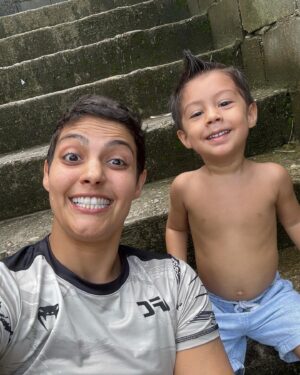 Poliana Botelho Instagram - Fazendo caretas 🤪😝😉😮 @pedrinho.froes