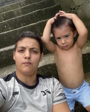 Poliana Botelho Instagram - Fazendo caretas 🤪😝😉😮 @pedrinho.froes