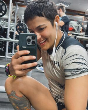 Poliana Botelho Instagram - Malhando💪💪